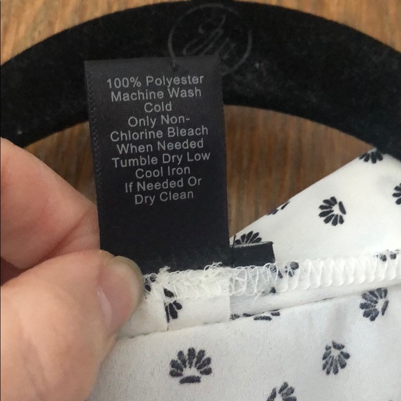 Patterned sleeveless blouse - Picture 4 of 4